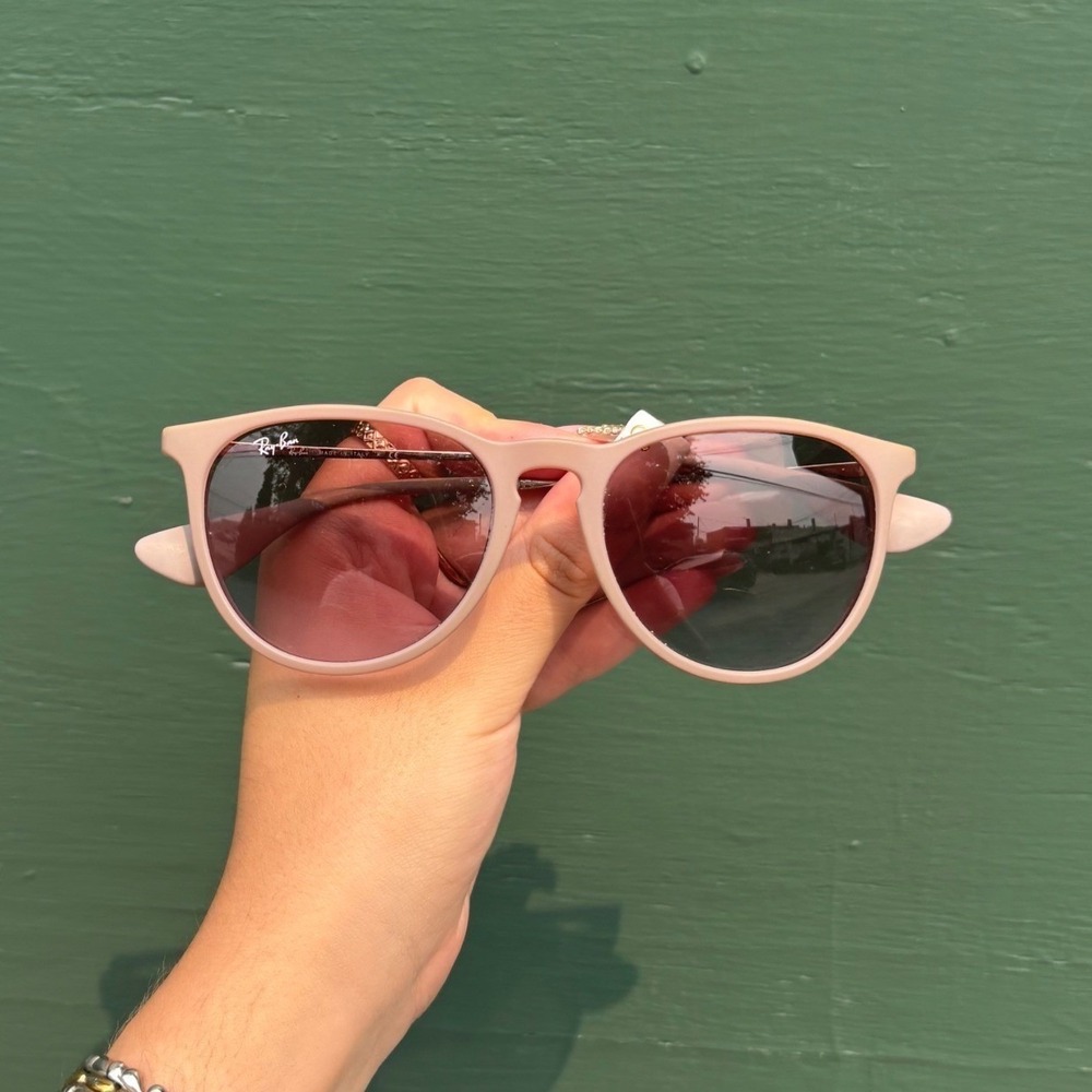 Ray-Ban Erika Pink Round Sunglasses RB4171 Gradient Grey Lens Silver Temples - Picture 2 of 6